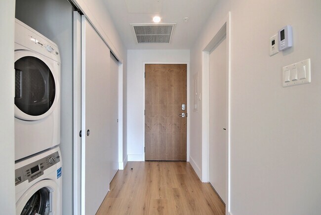 Photo du bâtiment - 1090 Rue de Bleury