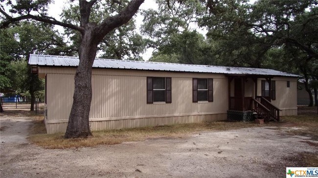 Building Photo - 210 Moss Oaks Dr