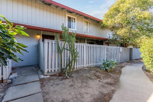 Building Photo - 101 Villa Cir