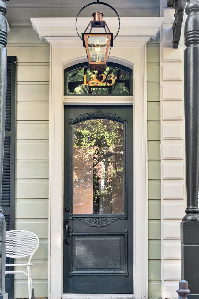 Foto del edificio - 1323 Constance St