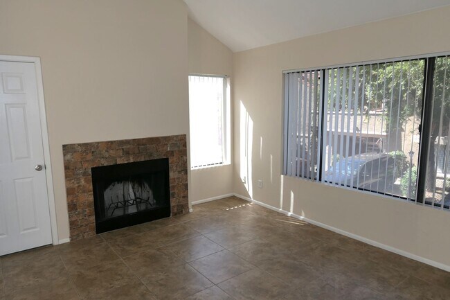 Building Photo - 5122 E Shea Blvd