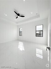 Building Photo - 702 Zemil Ct