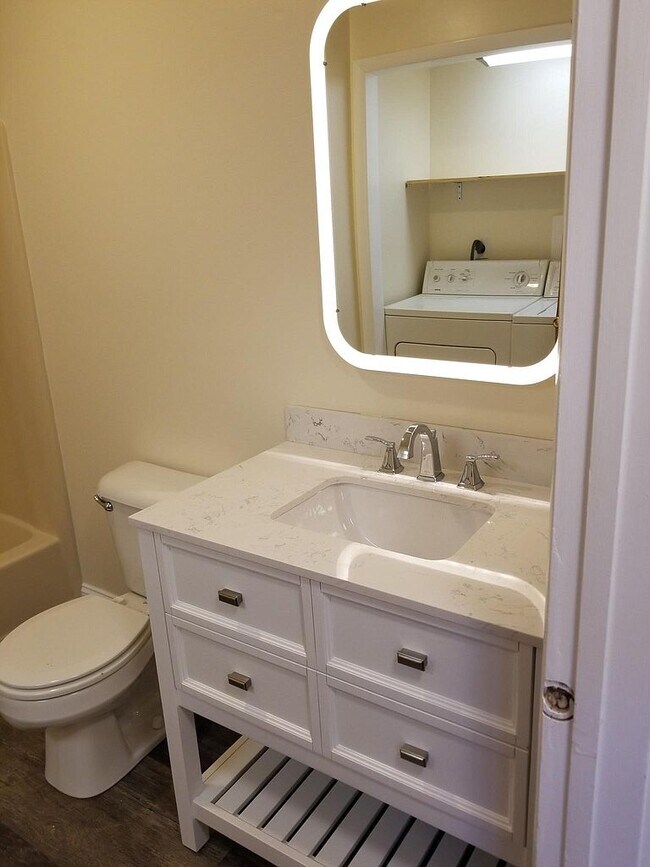 Building Photo - 40 Foxtail Ct