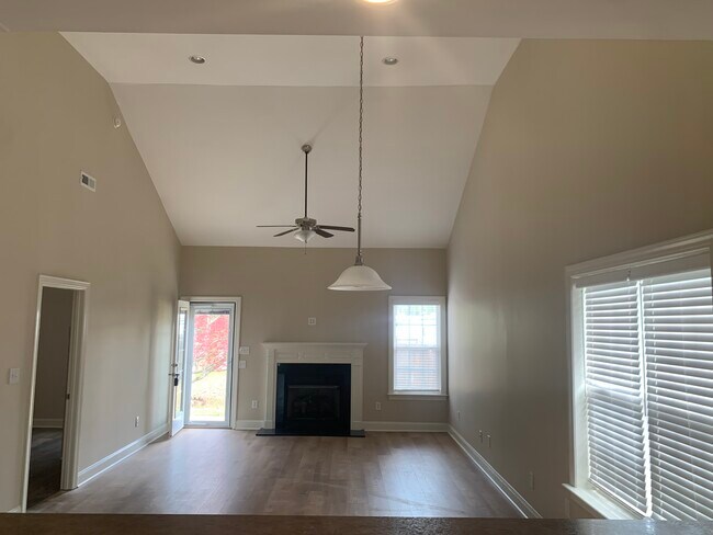 Foto del edificio - 1401 Oak Ridge Ct