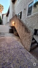 Building Photo - 15610 Moorpark St