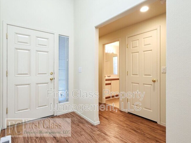 Building Photo - 13232 SW MENLOR LN