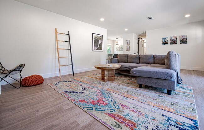 Building Photo - Charming 3/1 South Congress Retreat!