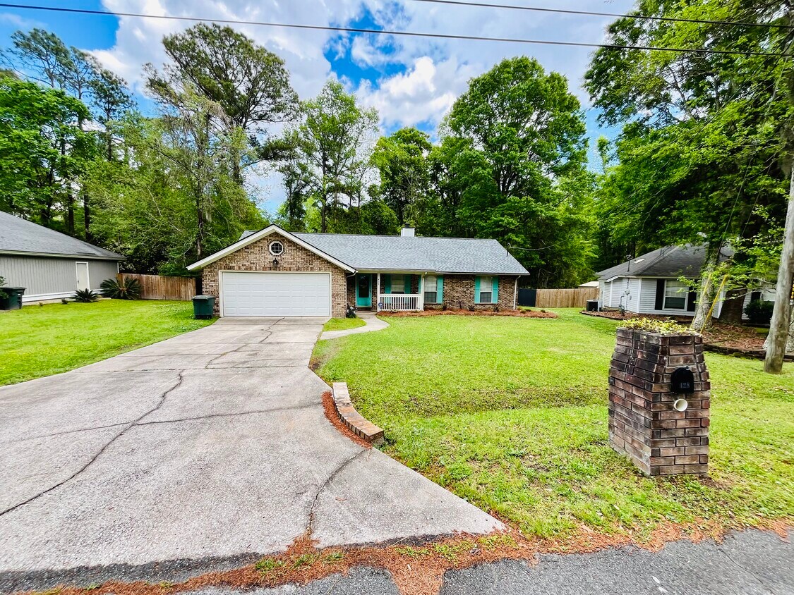 Primary Photo - 428 Floyd Cir
