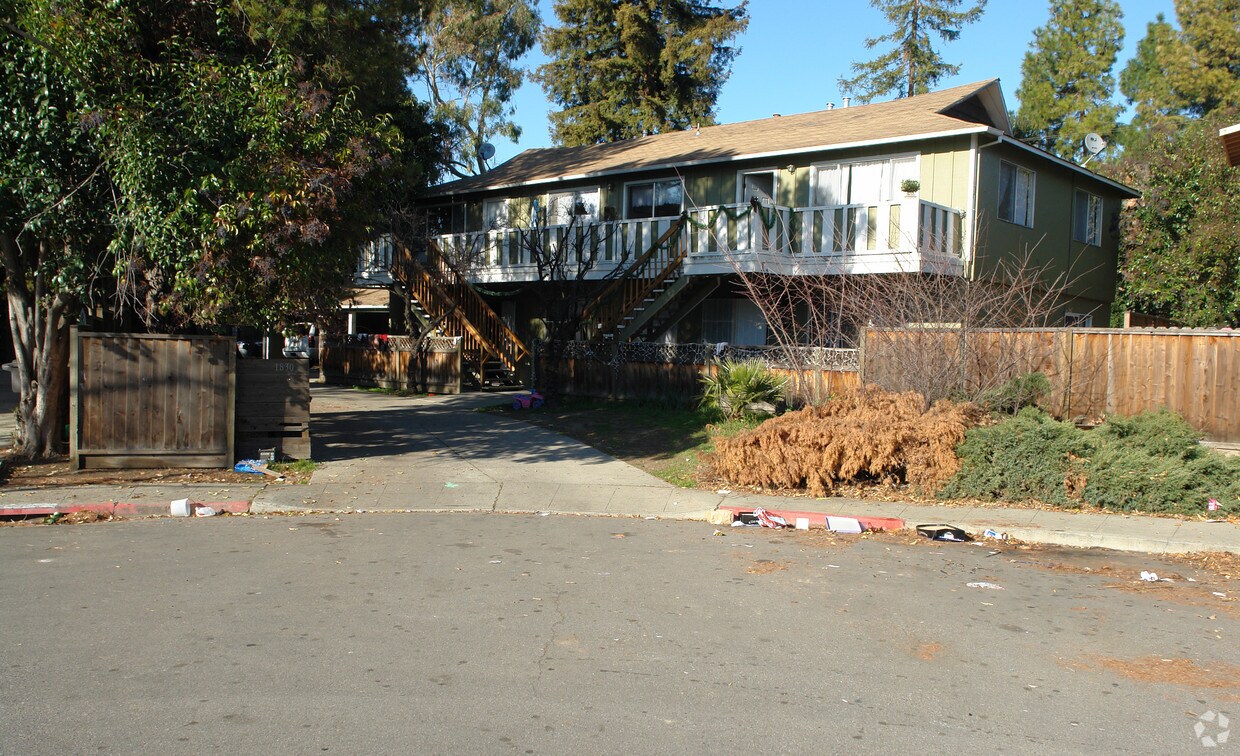 Primary Photo - 1830 Higdon Ave
