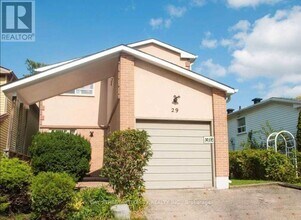 Building Photo - 29 Snowshoe Crescent