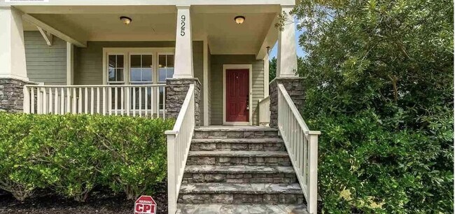 Foto del edificio - 4 BD 2.5 BA  2 Story in popular Heritage G...