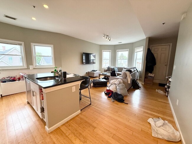 Photo - WOW!!!  CENTRAL AIR!  BAY WINDOWS!  ALLSTON 4 BED GEM! House