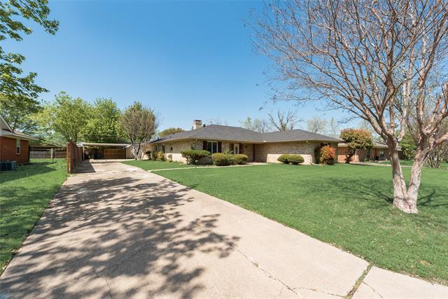Foto principal - 219 Hillcrest Dr