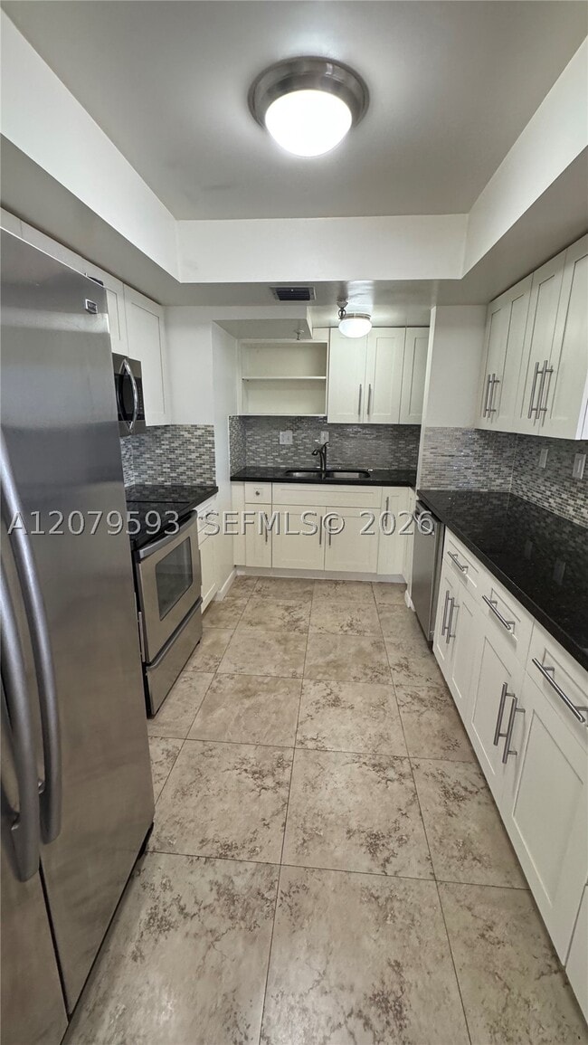 Building Photo - 720 Coral Wy
