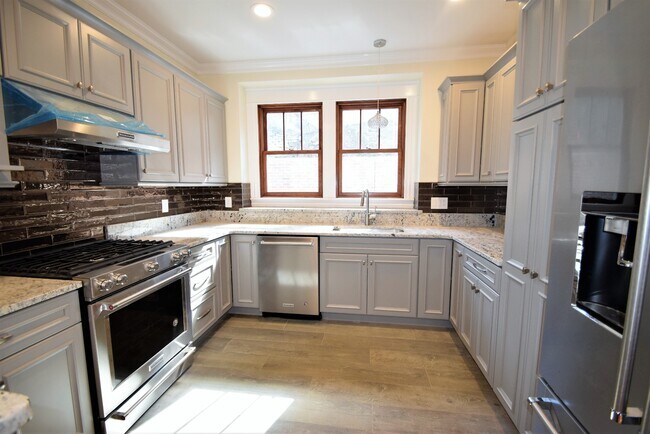 Building Photo - 44 Gerrish St