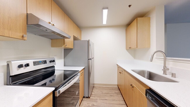 Interior Photo - Crown Pointe