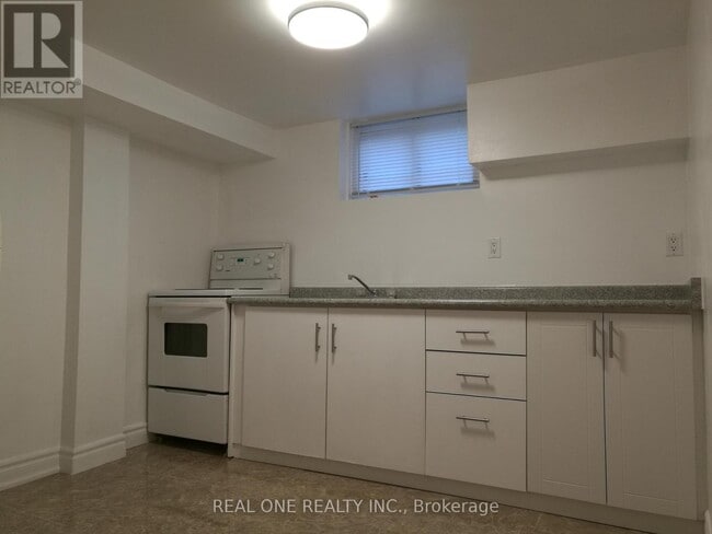 Building Photo - 349 Browndale Crescent