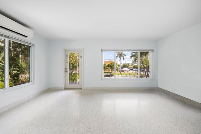 Foto del edificio - 5411 N Flagler Dr