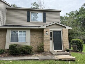 Building Photo - 6701 Dickens Ferry Rd