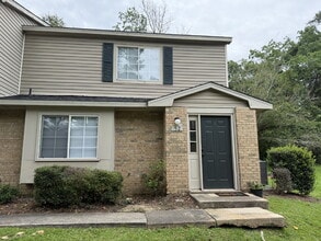 Building Photo - 6701 Dickens Ferry Rd