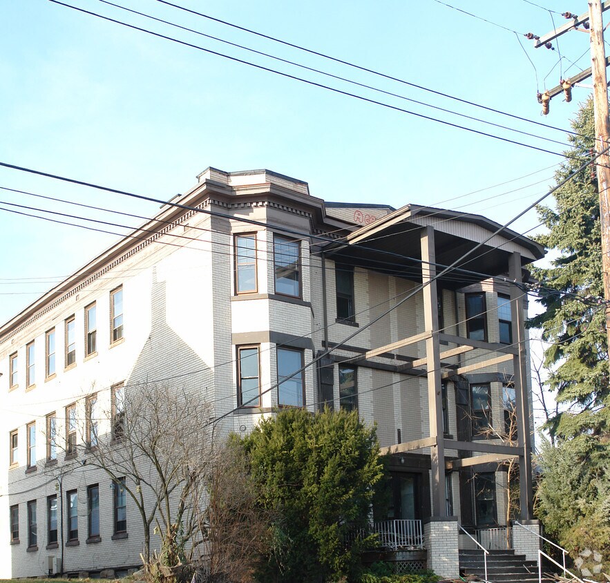 Primary Photo - 20 S Euclid Ave