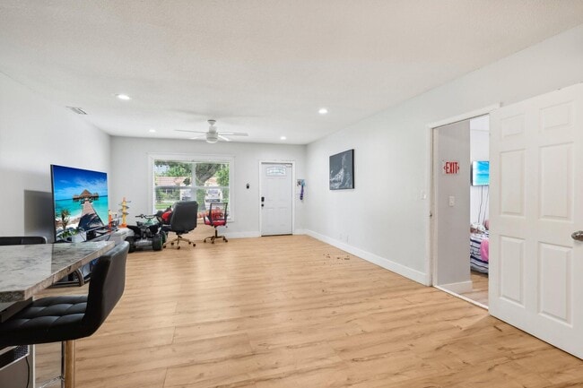 Building Photo - 7514 NW 40th St