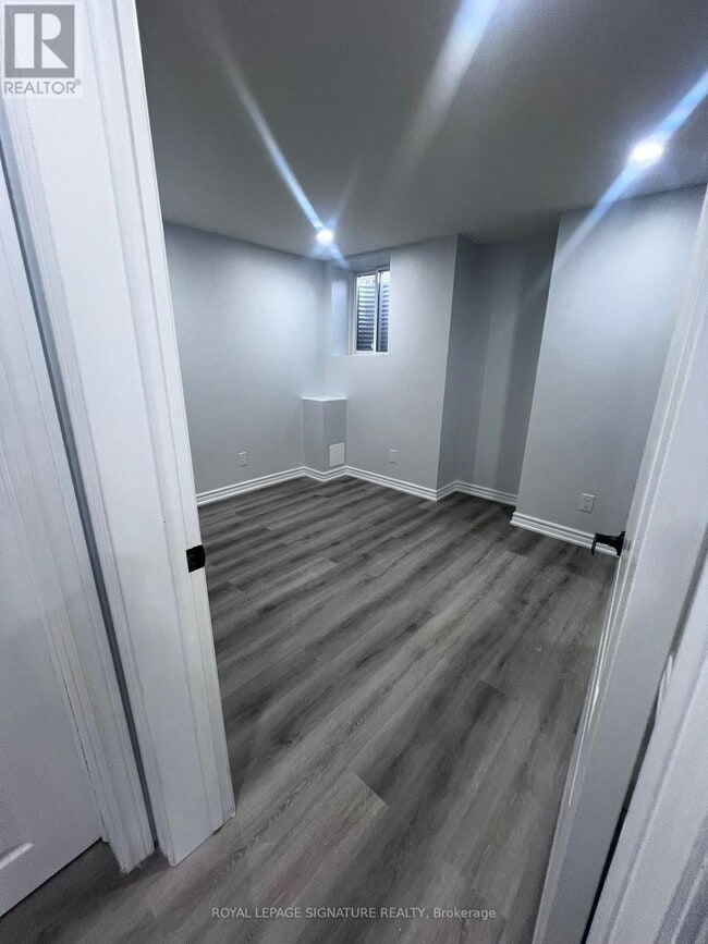 Building Photo - 999 Black Cherry Dr