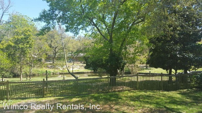 Building Photo - 4 br, 3 bath House - 17 Neptune Dr