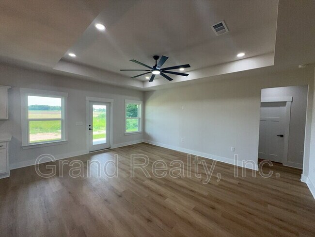 Foto del edificio - 9351 Salter Rd