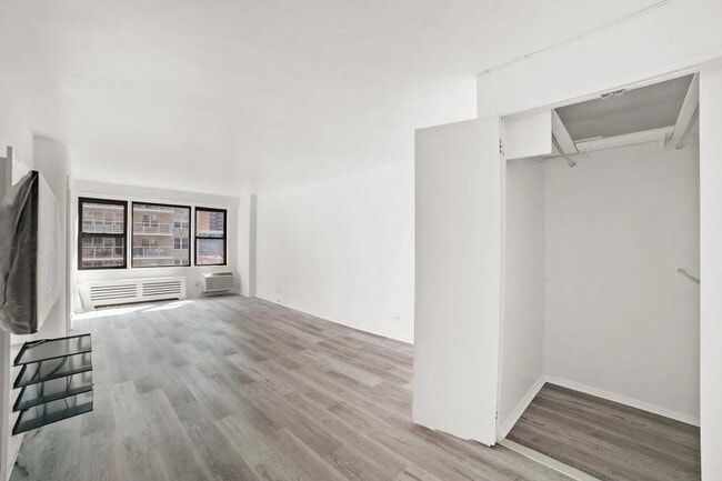 Building Photo - 1 bedroom in New York NY 10010