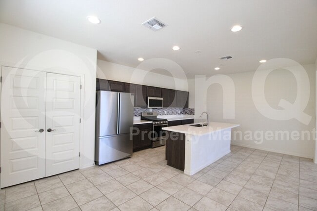 Building Photo - 14238 W Bronco Trl