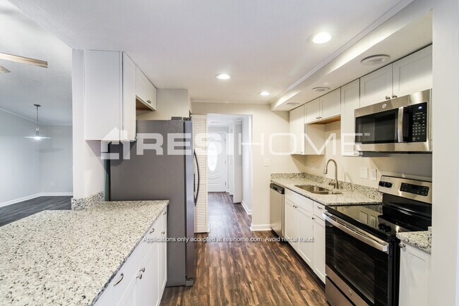 Foto del edificio - 3740 Radcliffe Blvd