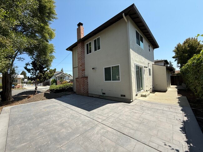 Foto del edificio - 1681 Crescent Ave