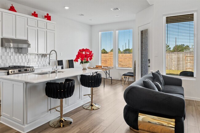 Building Photo - 17754 Pansy Heron Trl