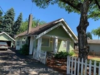Primary Photo - 3 br, 1 bath House - 10150 SE 43rd