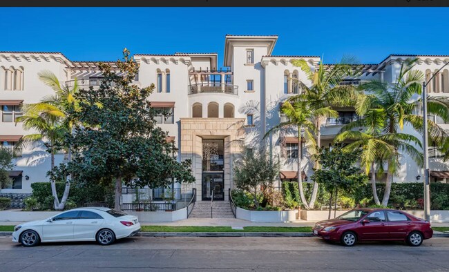 Building Photo - 122 N Clark Dr
