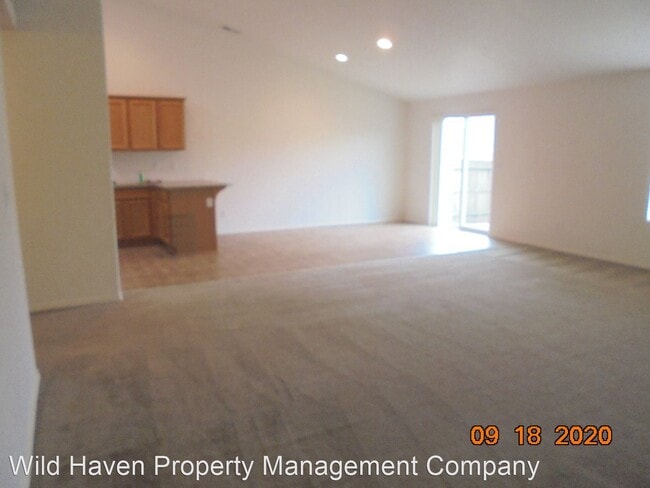 Building Photo - 3 br, 2 bath House - 299 SW Mt. Mazama