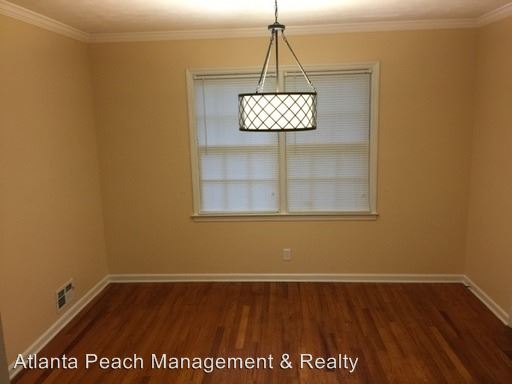 Building Photo - 1210 Pine Knoll Ln NE