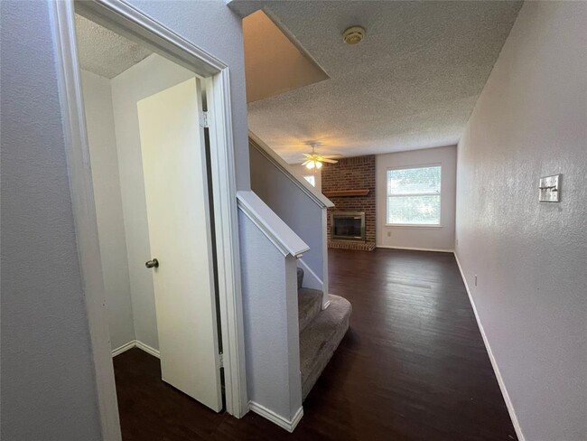 Foto del edificio - 14009 Maricella Ln