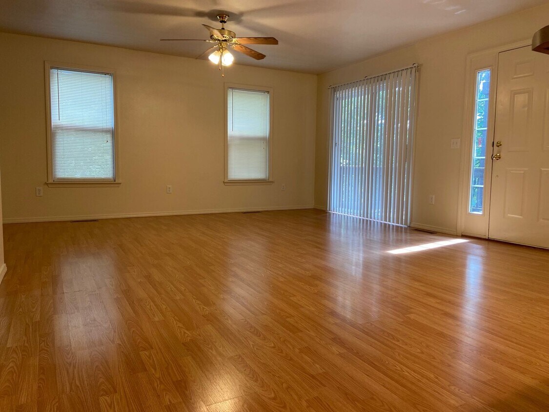 Primary Photo - Duplex in Branson