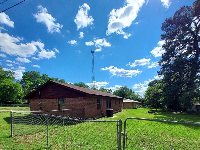 Foto del edificio - 3 Bedroom Single Family Home in Crockett