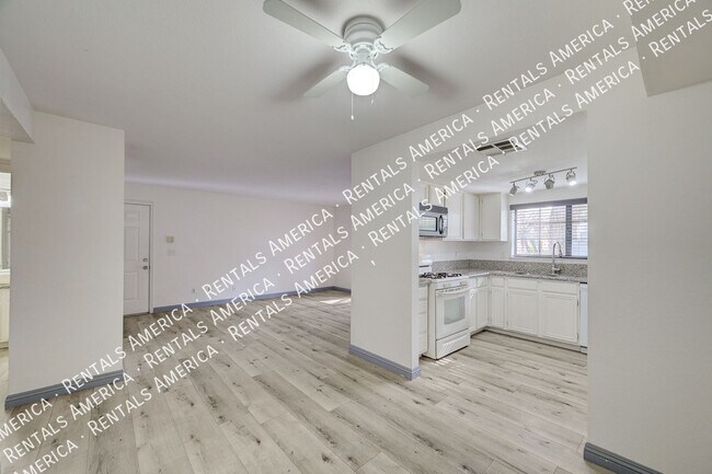 Foto del edificio - 101 Luna Way