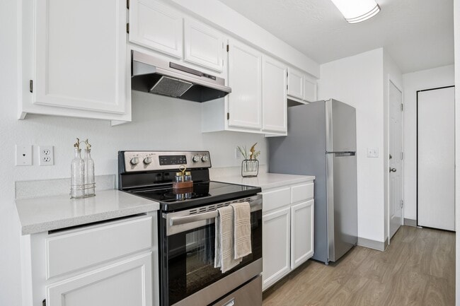 Building Photo - Reflections Hidden Creek Apartments