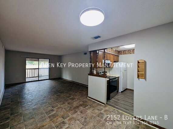 Foto del edificio - 2152 Lovers Ln