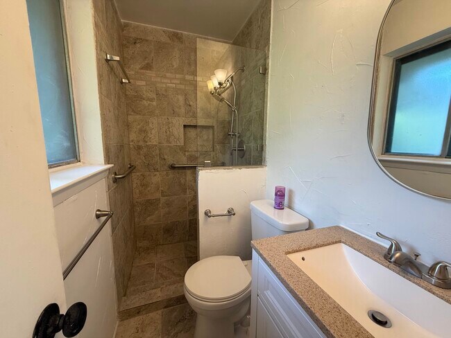 Foto del edificio - 1706 Pleasant Run Rd