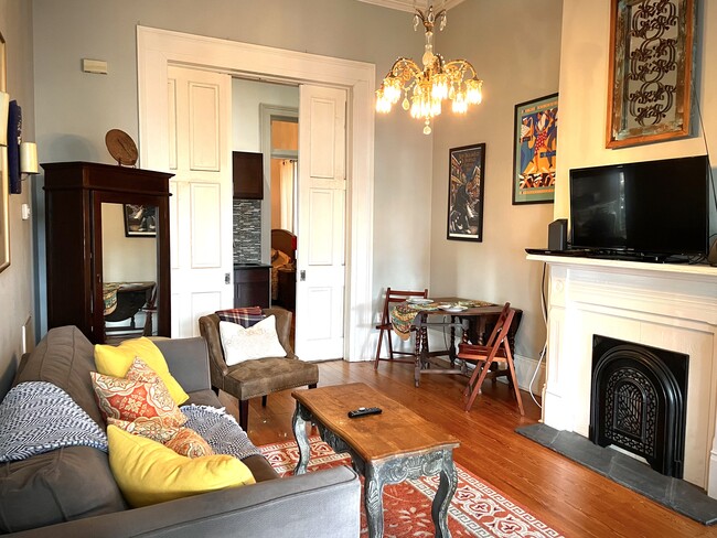 Building Photo - 5219 Magazine St