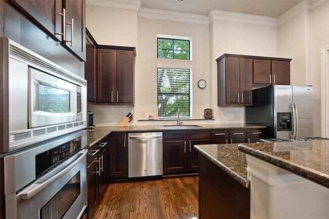 Foto del edificio - 1629 Upland Lakes