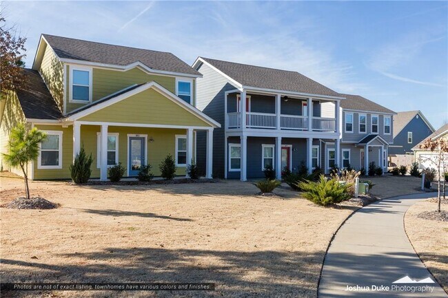 Building Photo - 1677 N Izard Ln
