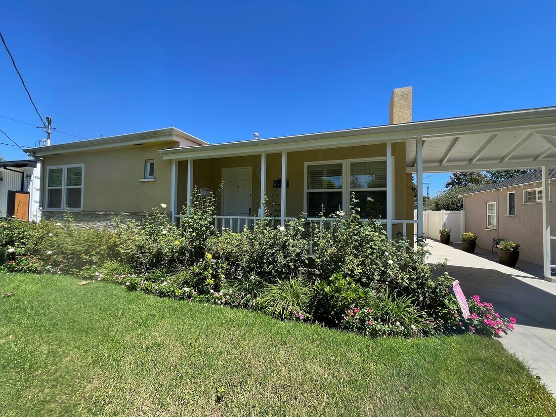 Photo - 4432 Bakman Ave.