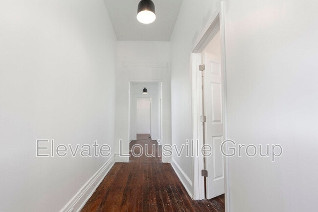 Building Photo - 915 S Shelby St